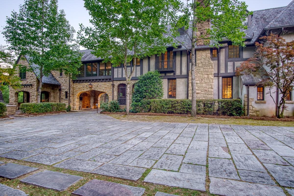 SPECTACULAR PRIVATE MOUNTAIN BROOK ESTATE Alabama Luxury Homes