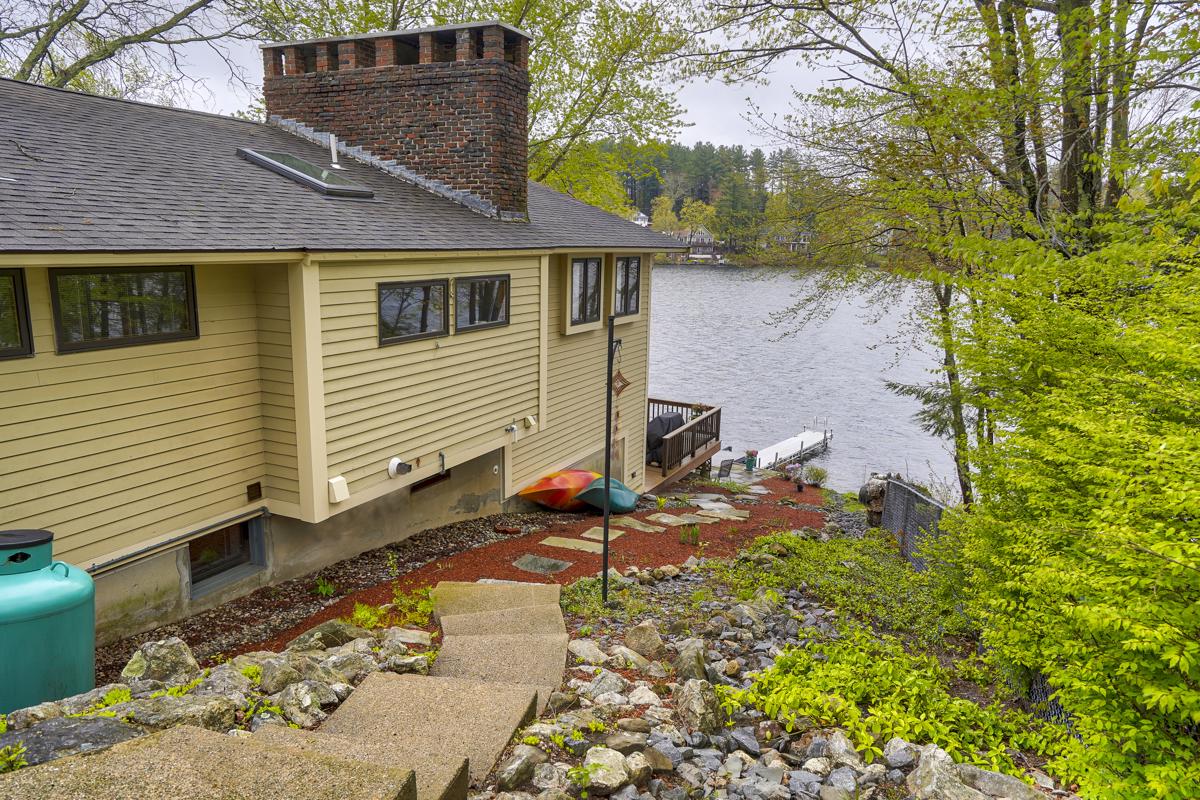 COBBETTS POND PRIVATE WATERFRONT New Hampshire Luxury Homes