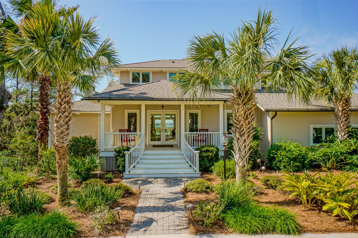 STYLISH WATERFRONT HOME WITH CAPTIVATING VIEWS South Carolina Luxury