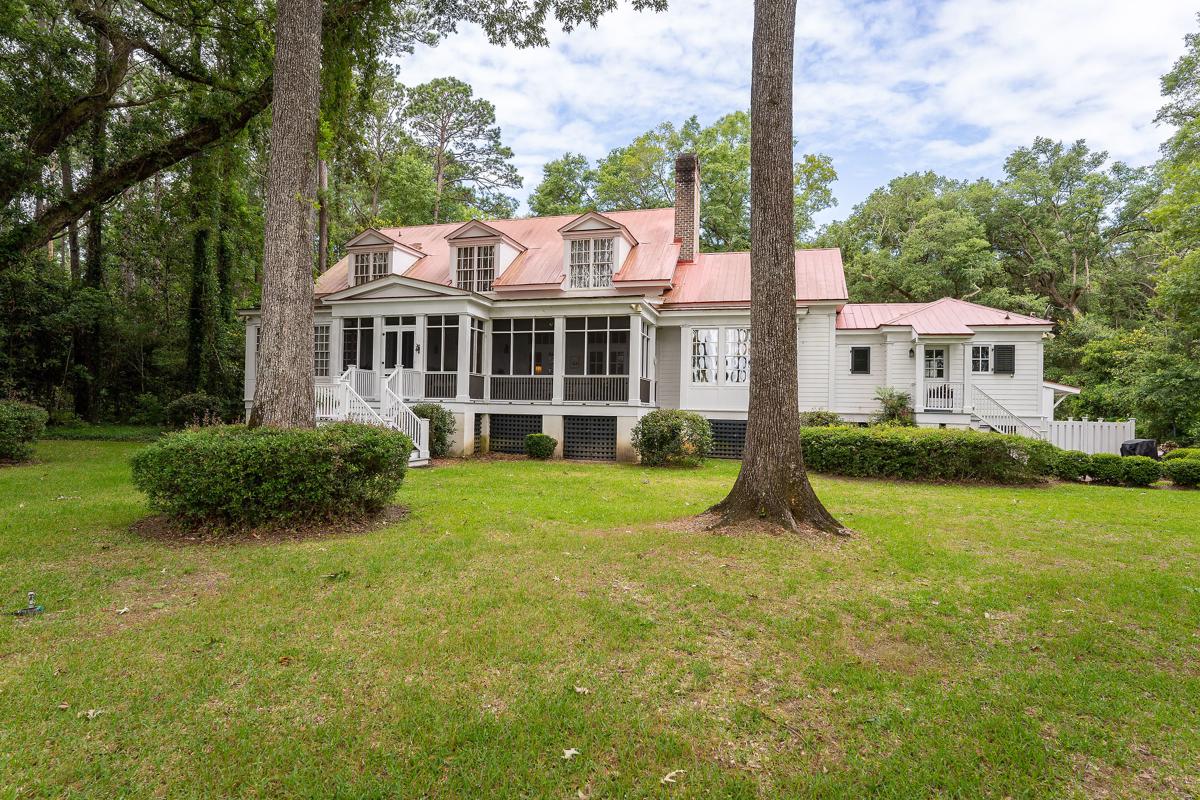 ELEGANT PRIVATE WATERFRONT ESTATE South Carolina Luxury Homes