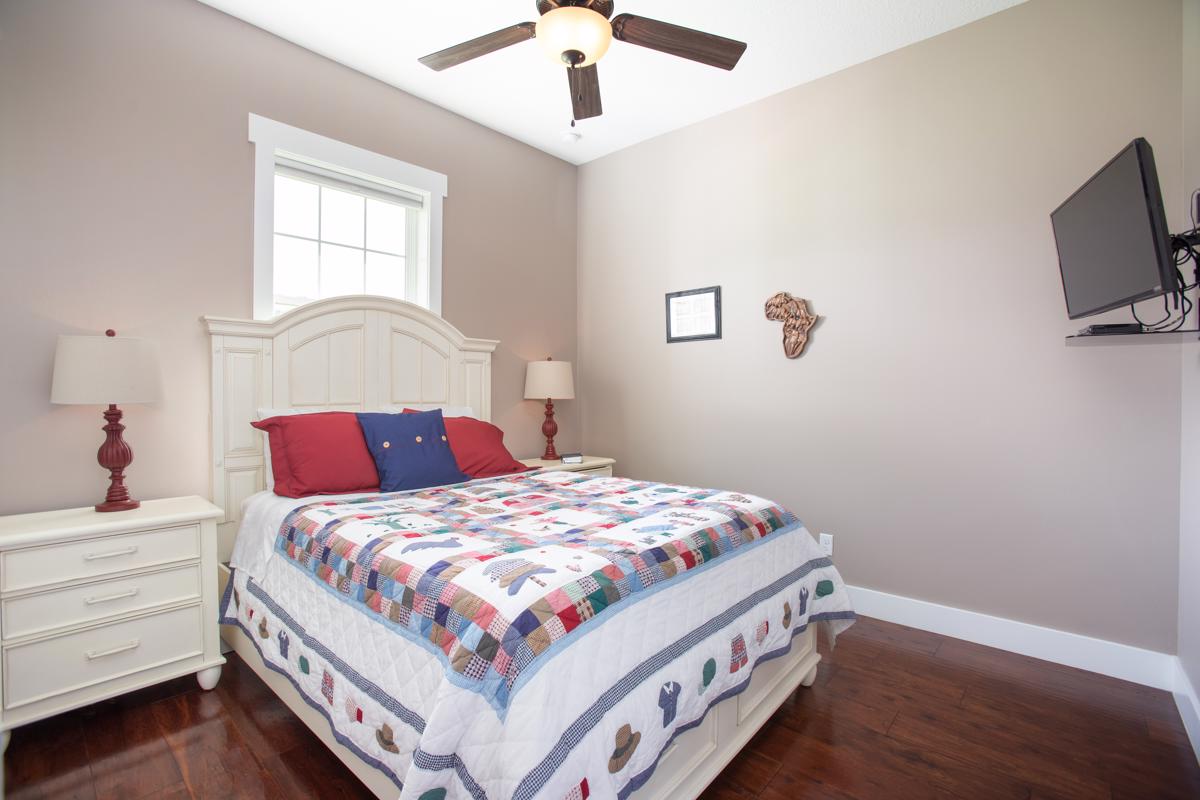 Mansions in 10英亩牧场上的定制农舍