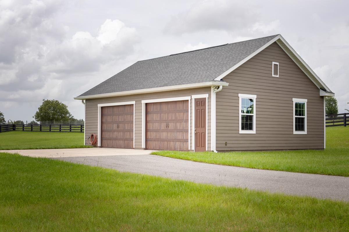 10英亩牧场上的定制农舍 luxury properties