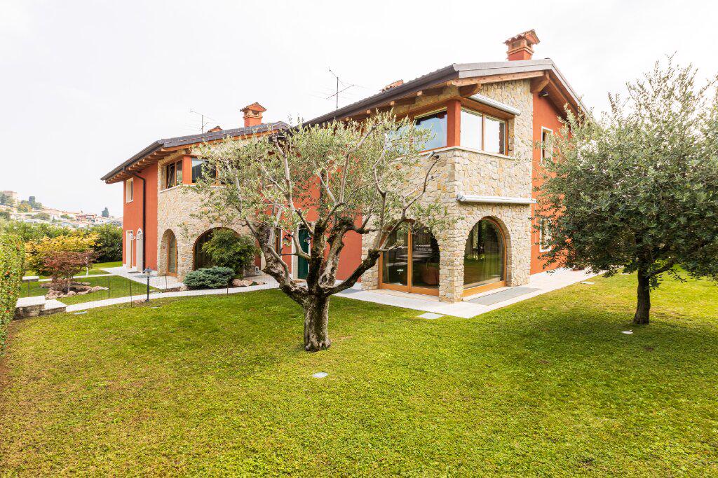 ELEGANT VILLA