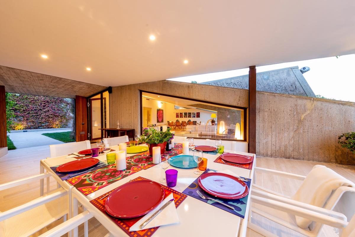 Luxury real estate ビーチフロントヴィラA