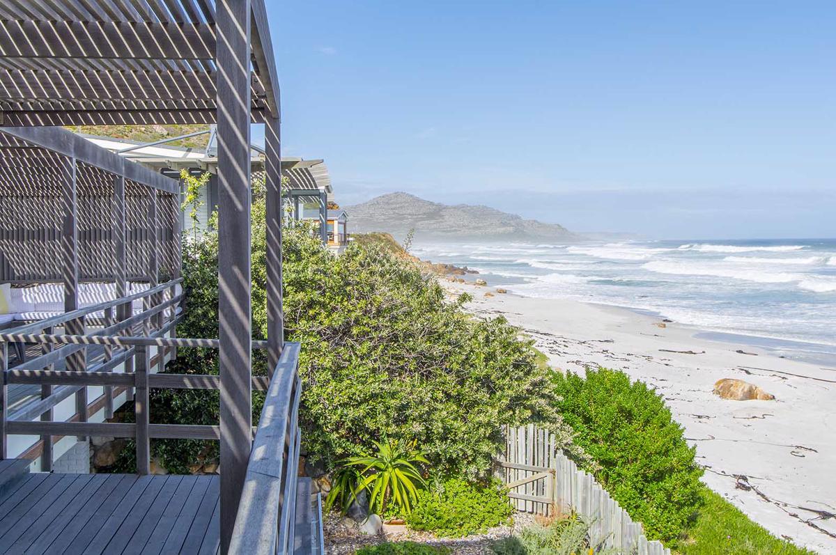 LIVE ON THE BEACH IN STYLE