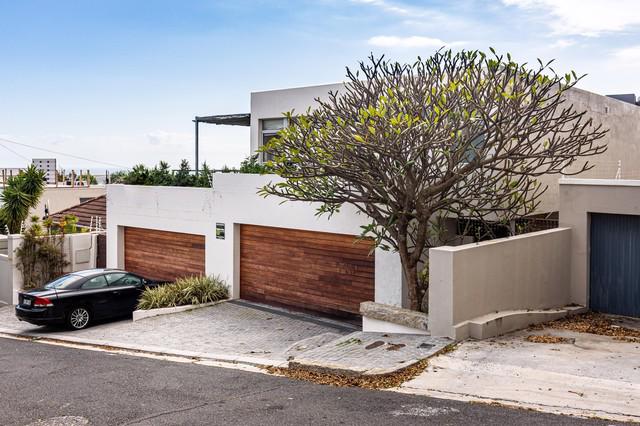 SUPER SPACIOUS TOWNHOUSE LIVING