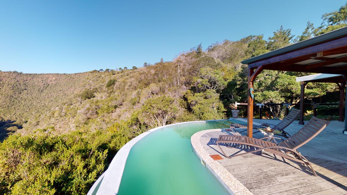 Exclusive Hilltop Retreat Set On 8ha Of Land For Sale In Wilderness