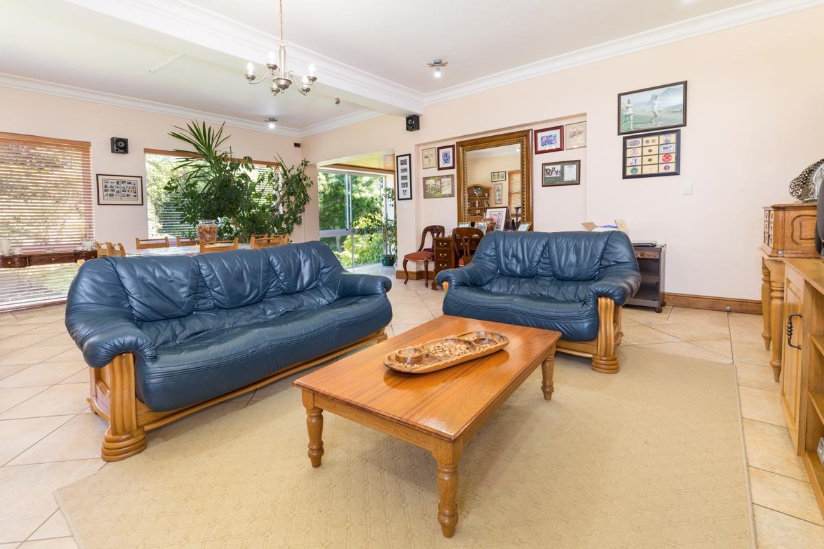 GRACIOUS MANOR HOUSE IN ELITE SILVERHURST ESTATE South Africa Luxury