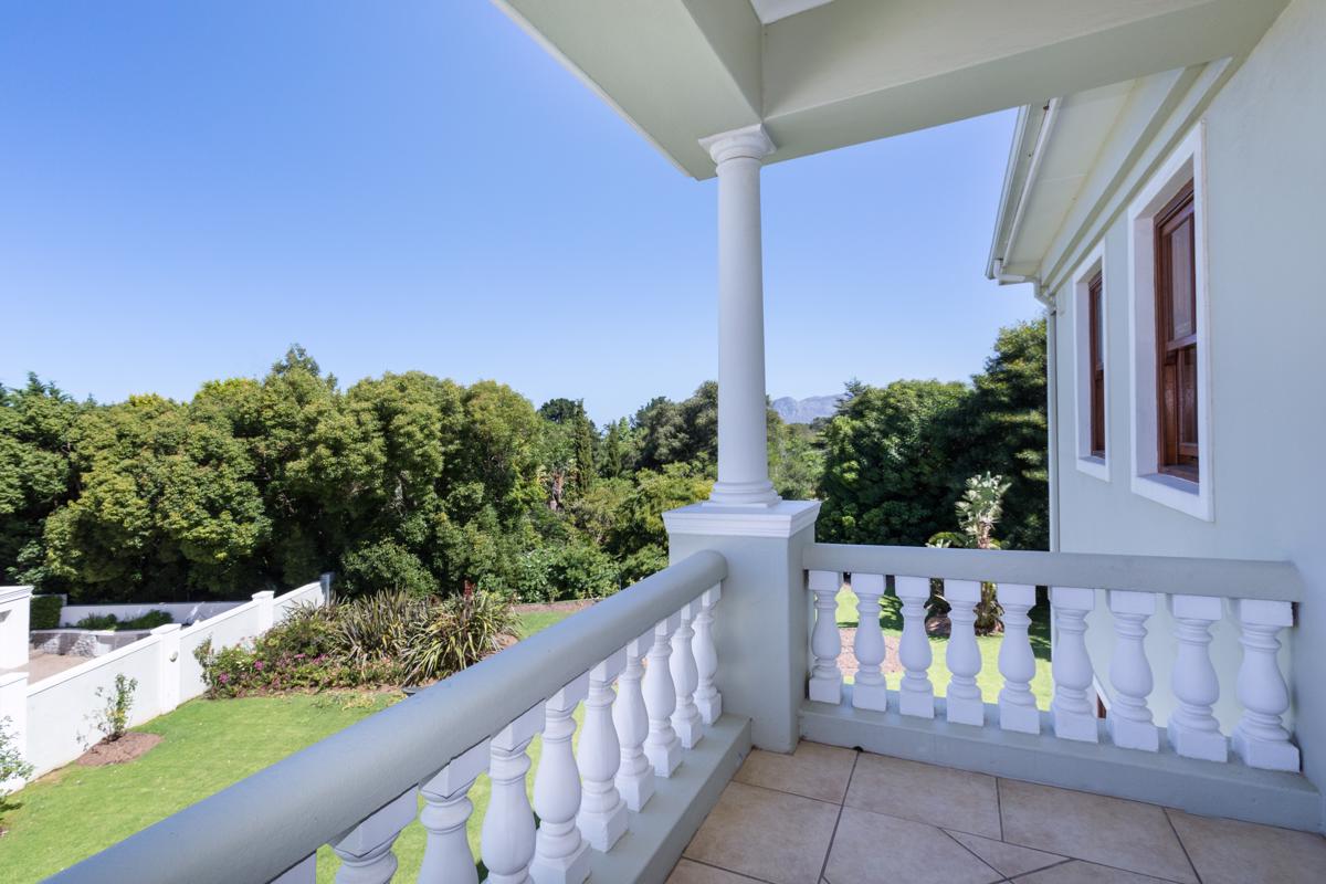 GRACIOUS MANOR HOUSE IN ELITE SILVERHURST ESTATE South Africa Luxury