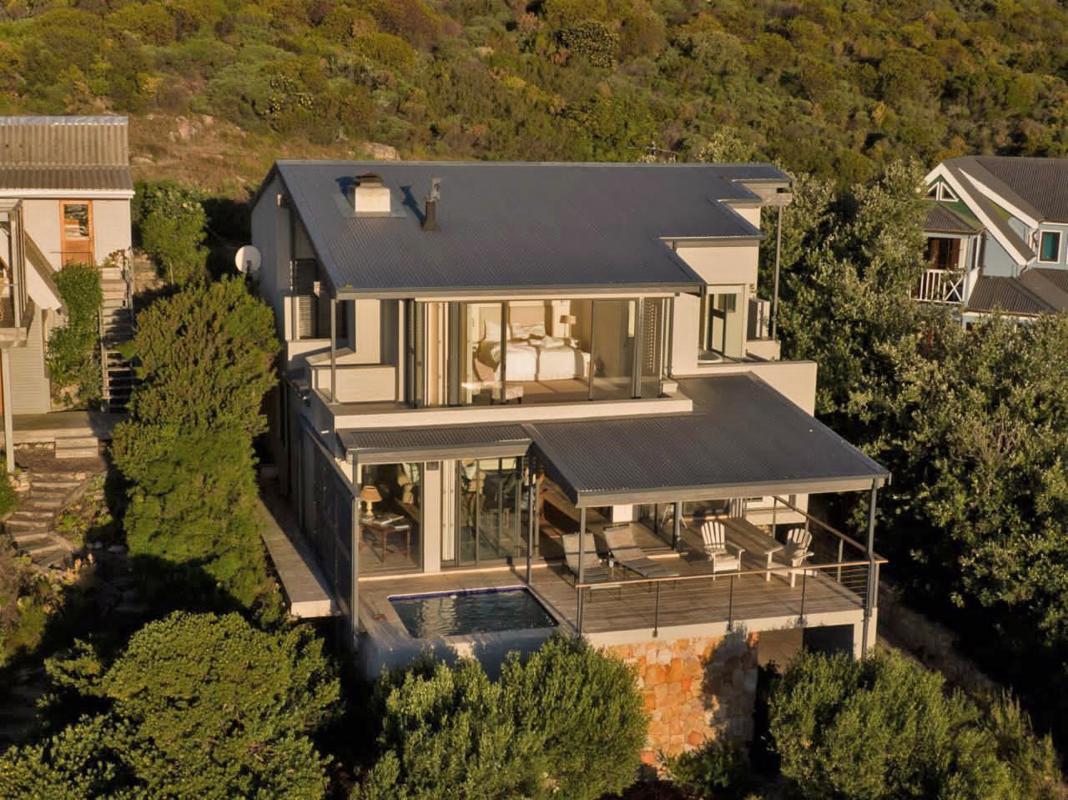 MAGNIFICENT HOME WITH OCEANS VIEWS