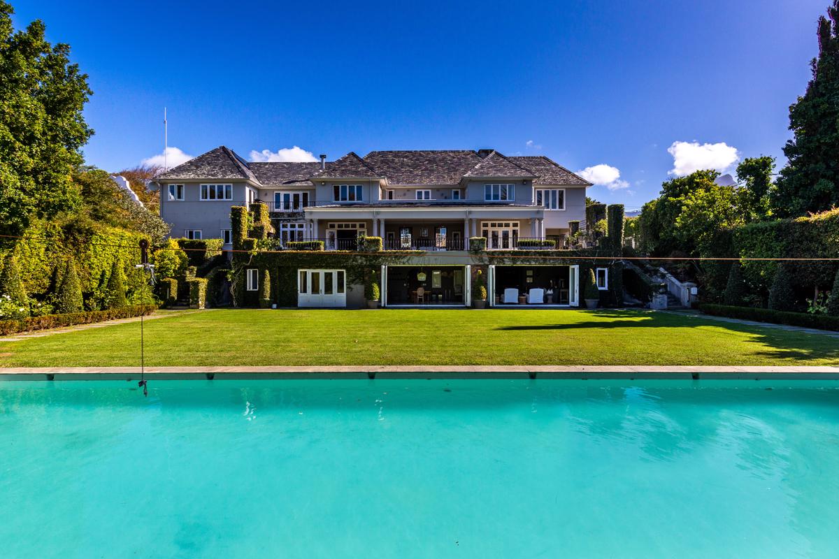 THE ULTIMATE DREAM FAMILY HOME