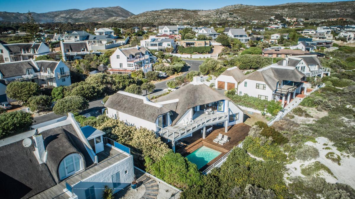 Luxury properties 海滩前梦生活