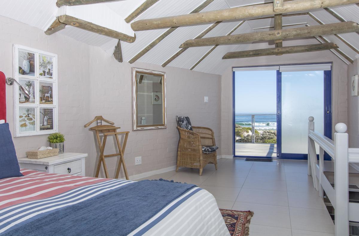 Luxury real estate 海滩前梦生活