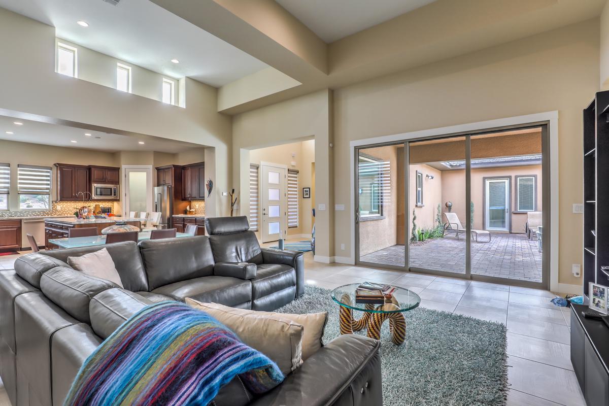 LUXURY 55 AND OLDER COMMUNITY IN SUMMERLIN Nevada Luxury Homes