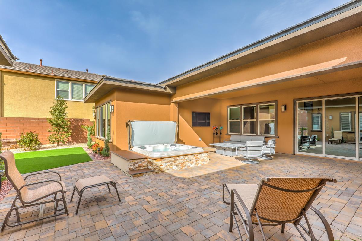 LUXURY 55 AND OLDER COMMUNITY IN SUMMERLIN Nevada Luxury Homes