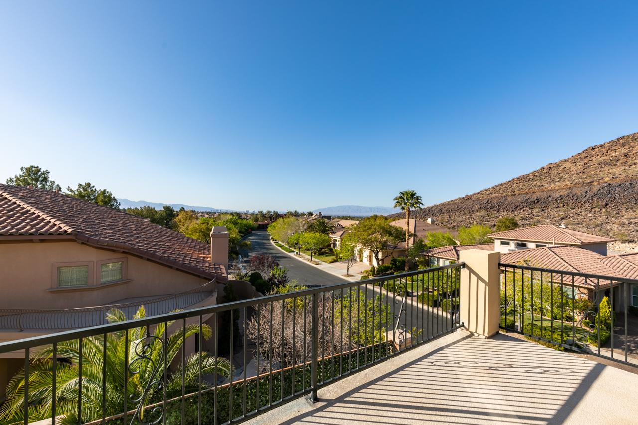 CUSTOM HOME IN THE GUARD GATED COMMUNITY OF ROMA HILLS Nevada Luxury