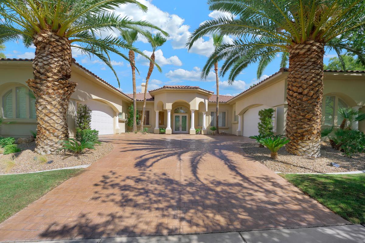 UNIQUELY OPEN SINGLE STORY HOME | Nevada Luxury Homes | Mansions For