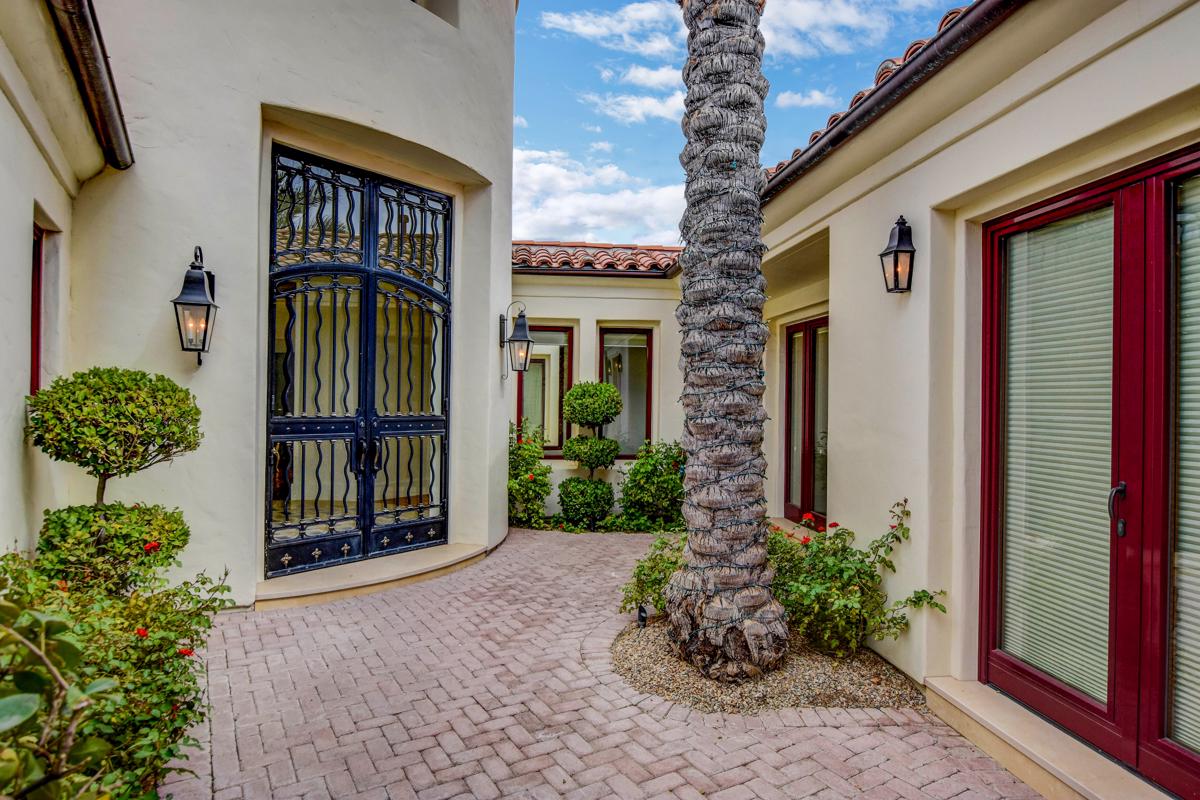 HOME NEAR FABULOUS LAS VEGAS STRIP Nevada Luxury Homes Mansions For Sale Luxury Portfolio