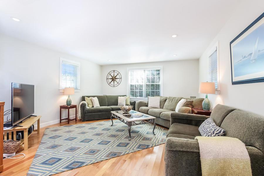 狂风吹拂 — 瑙塞特海滩豪宅 mansions