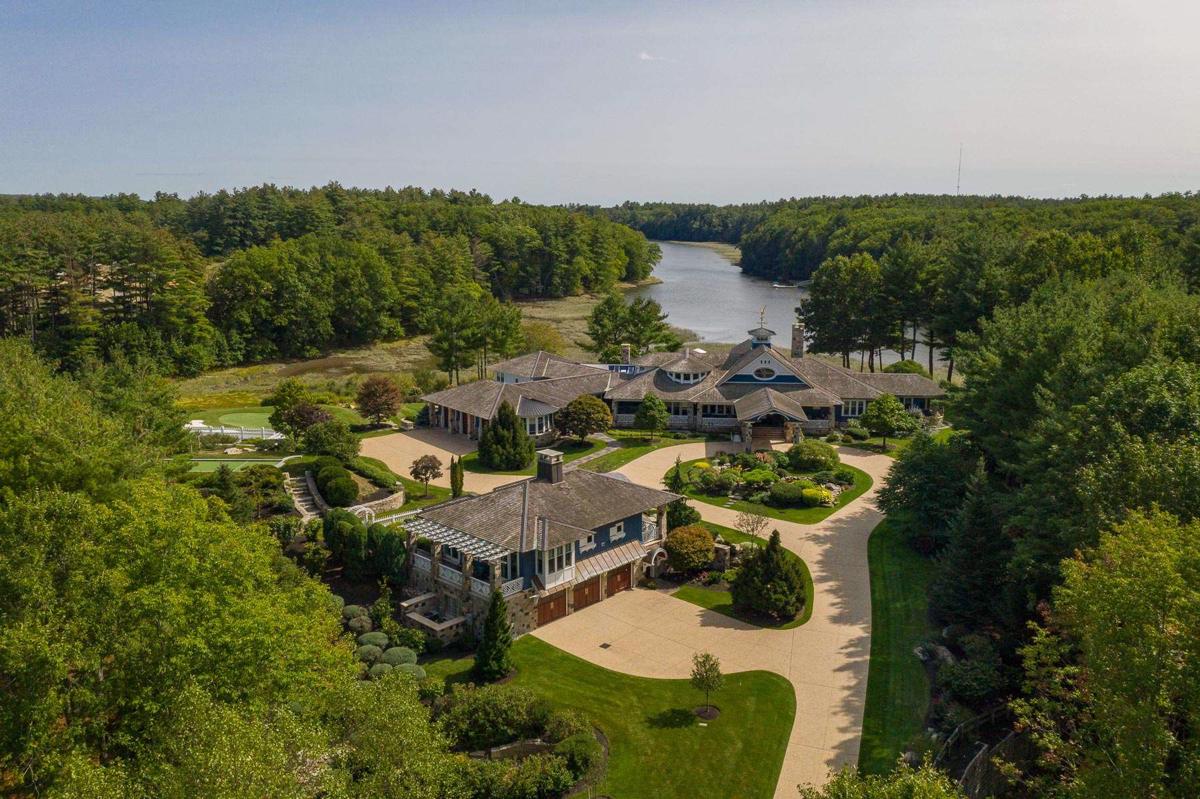 VILLA COMO - PRESTIGIOUS ESTATE ON 16-PLUS ACRES