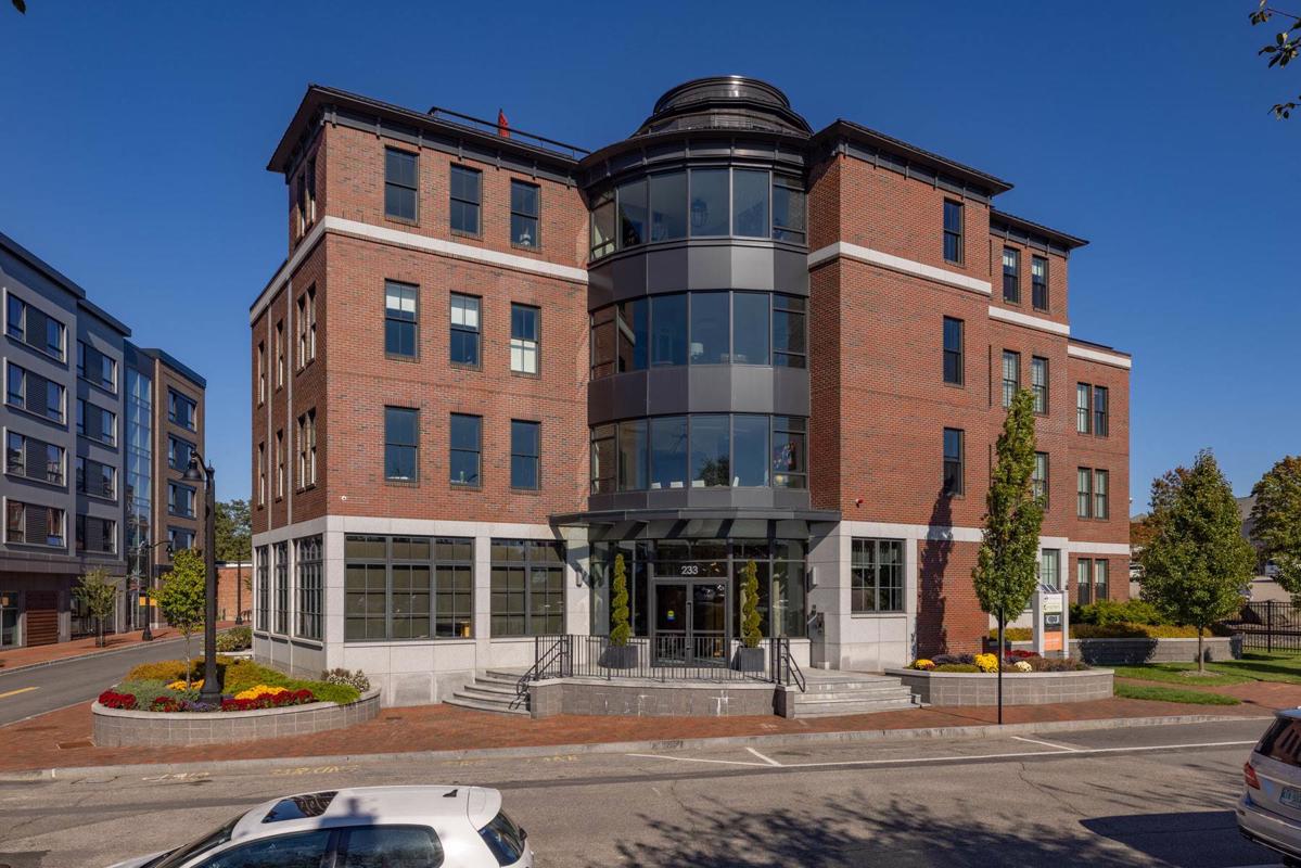 PREMIER RESIDENCE IN STATE-OF-THE-ART BUILDING