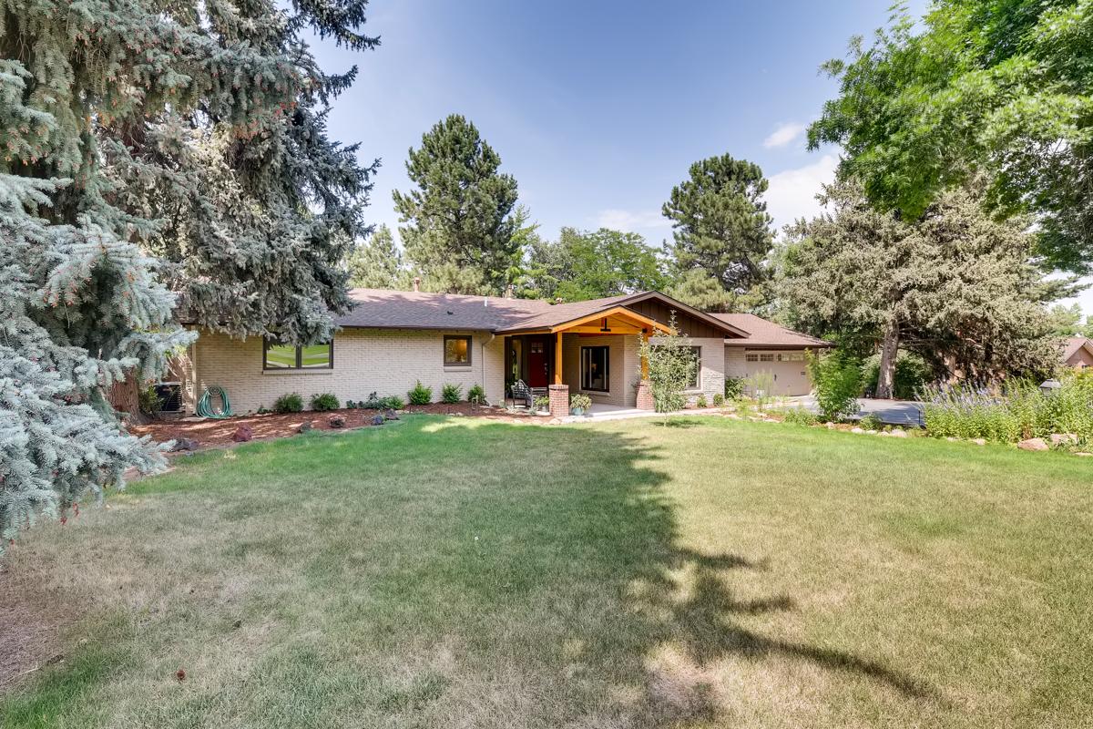 Gorgeous Home With An Open Floor Plan Colorado Luxury Homes