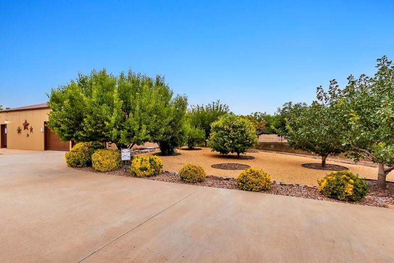 ACREAGE AND ELEGANCE WITH LIVABILITY New Mexico Luxury Homes