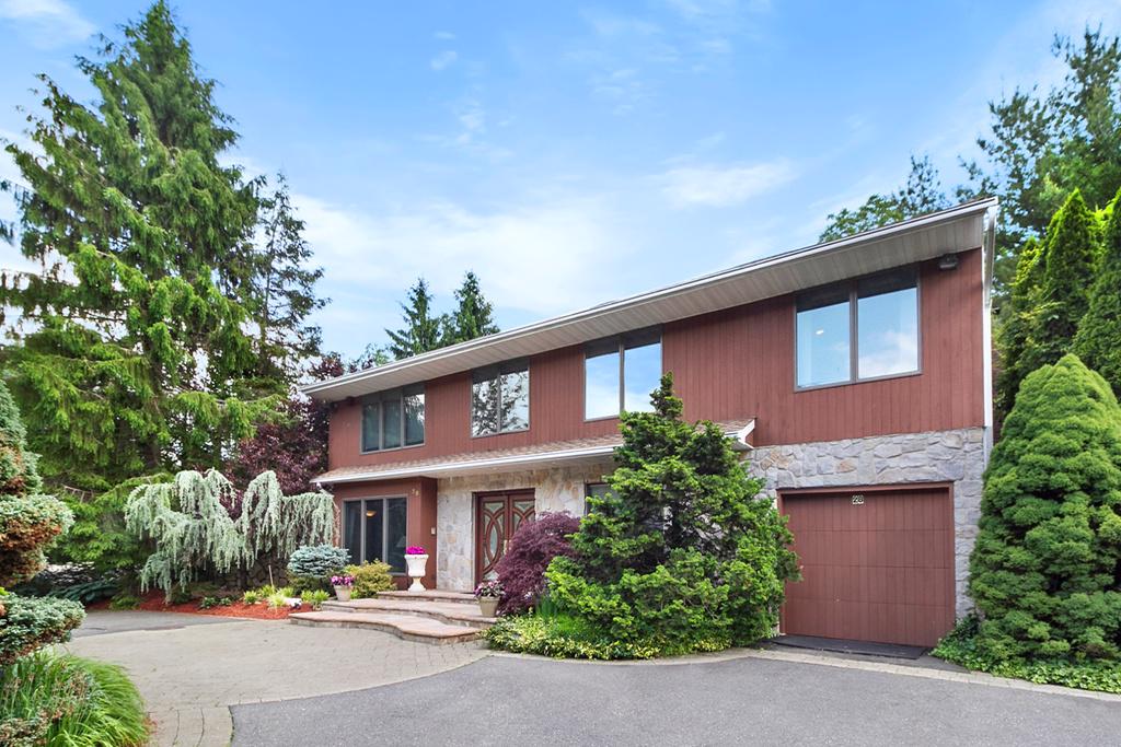 HIDDEN OASIS New York Luxury Homes Mansions For Sale Luxury Portfolio