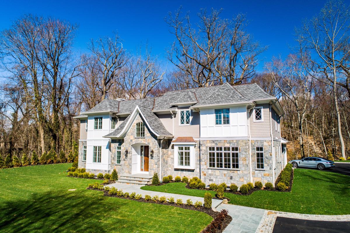 MAGNIFICENT STONE AND CEDAR RESIDENCE New York Luxury Homes