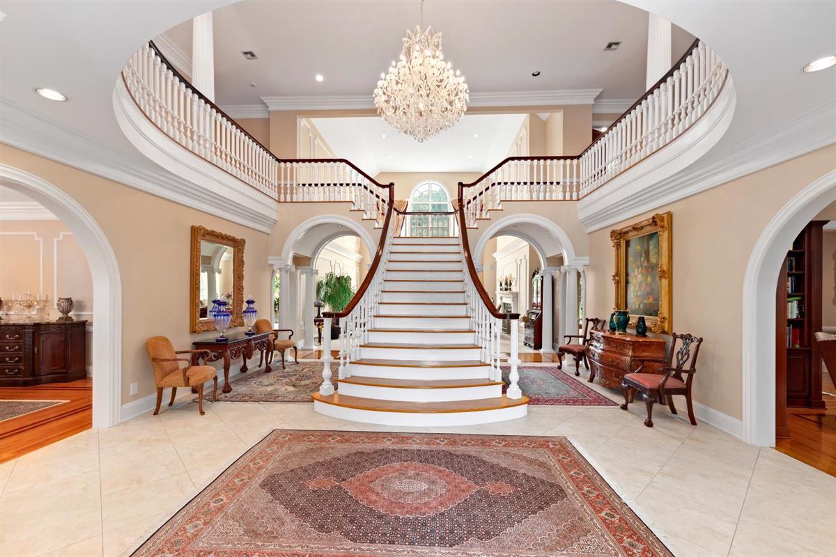 GRAND UPPER BROOKVILLE RESIDENCE New York Luxury Homes Mansions For