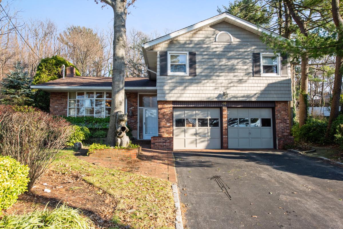 SPECTACULAR PROPERTY FABULOUSLY LOCATED ON A CUL-DE-SAC