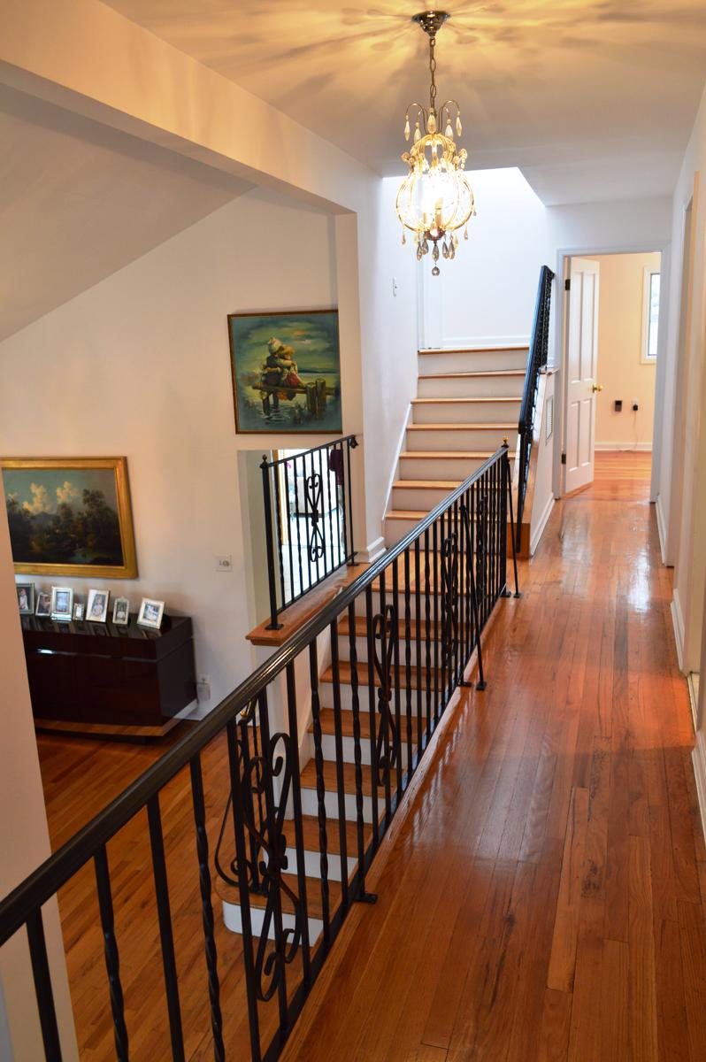 BEAUTIFUL SPLITLEVEL HOME IN EXCELLENT CONDITION New York Luxury