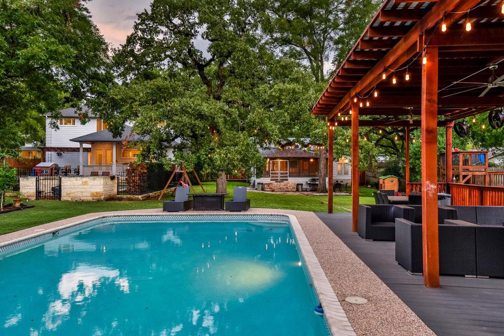 AMAZING OPPORTUNITY IN DEEP EDDY AUSTIN Texas Luxury Homes Mansions