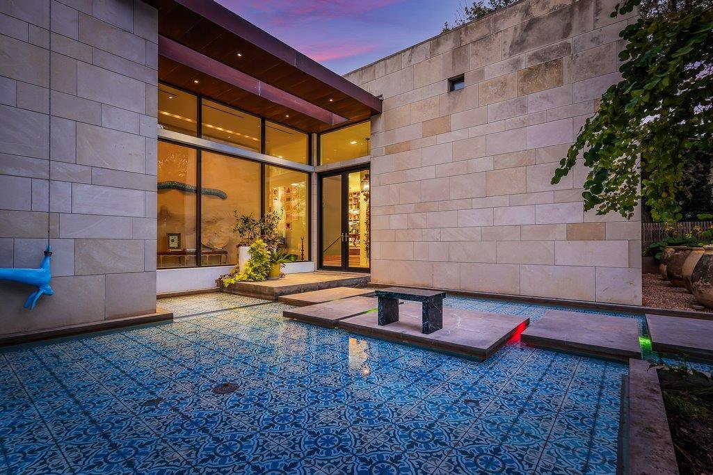 MODERN LUXURY ON MEADOWBANK