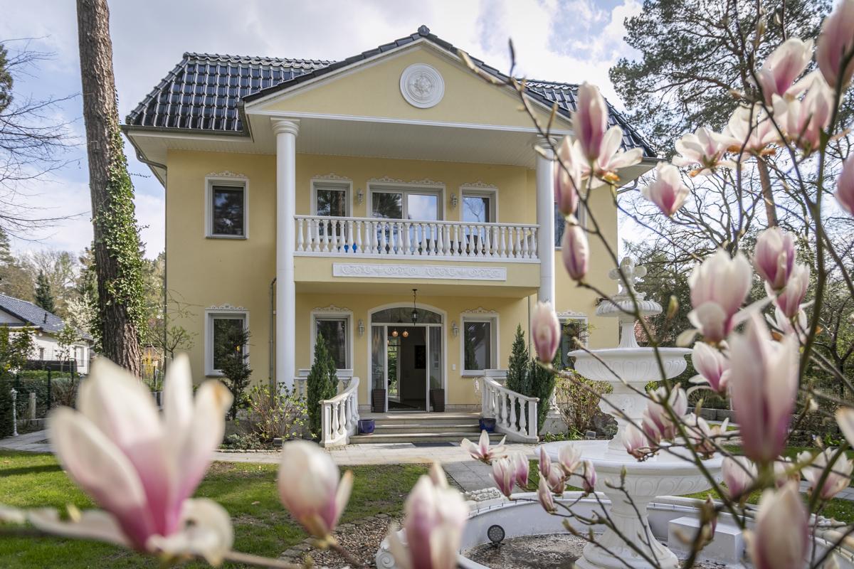 STUNNING VILLA IN BERLIN
