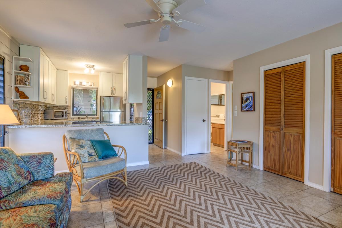 PRIVATE SINGLE LEVEL END CONDO IN PUAMANA, MAUI Hawaii Luxury Homes