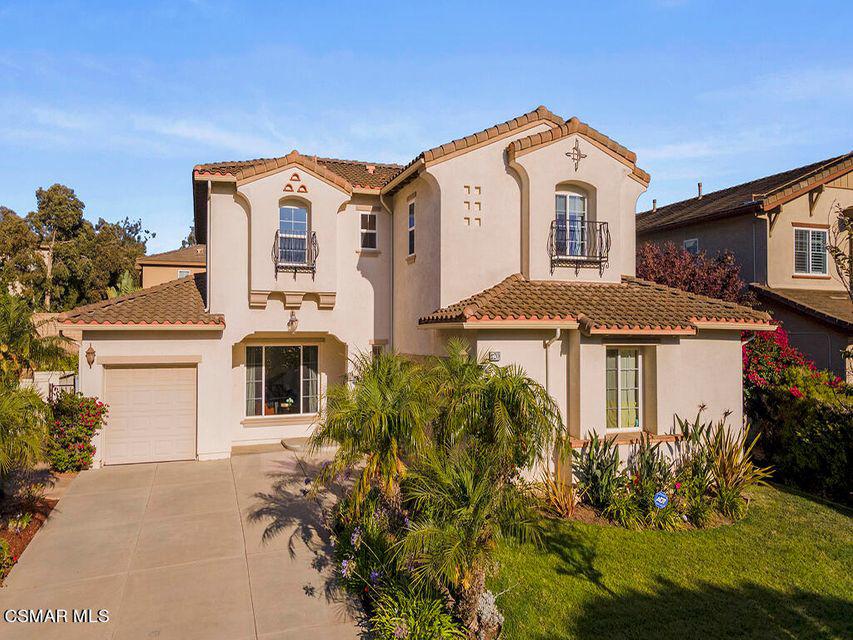 BRIGHT, SPACIOUS POOL HOME
