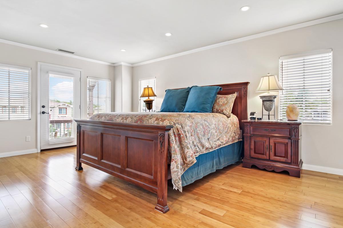 Mansions in 著名贝尔库尔门禁社区宏伟住宅