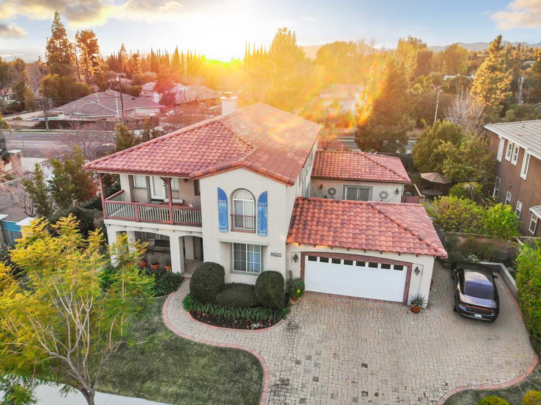 Luxury homes 著名贝尔库尔门禁社区宏伟住宅