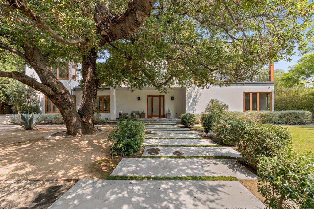 TOLUCA LAKE TWOSTORY California Luxury Homes Mansions For