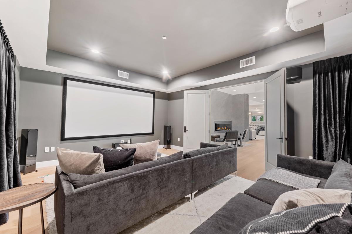 TOLUCA LAKE TWOSTORY California Luxury Homes Mansions For