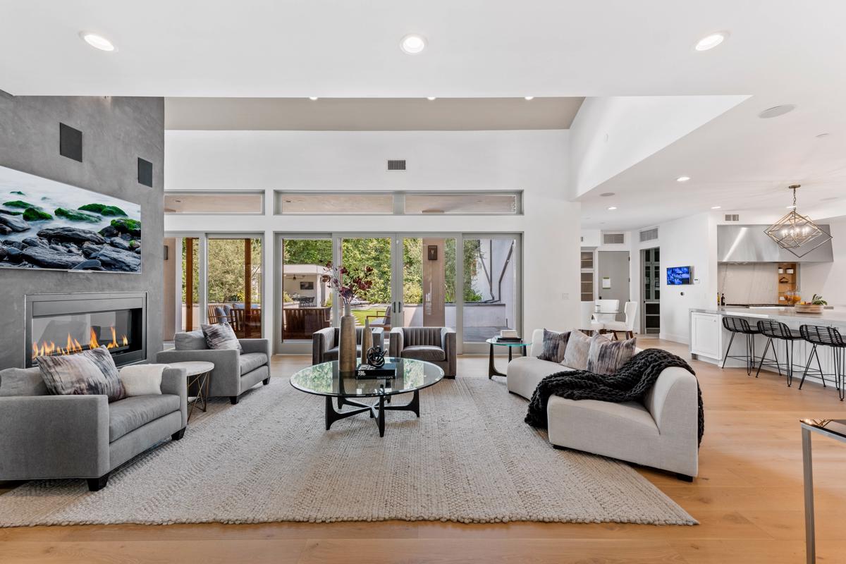 TOLUCA LAKE TWOSTORY California Luxury Homes Mansions For