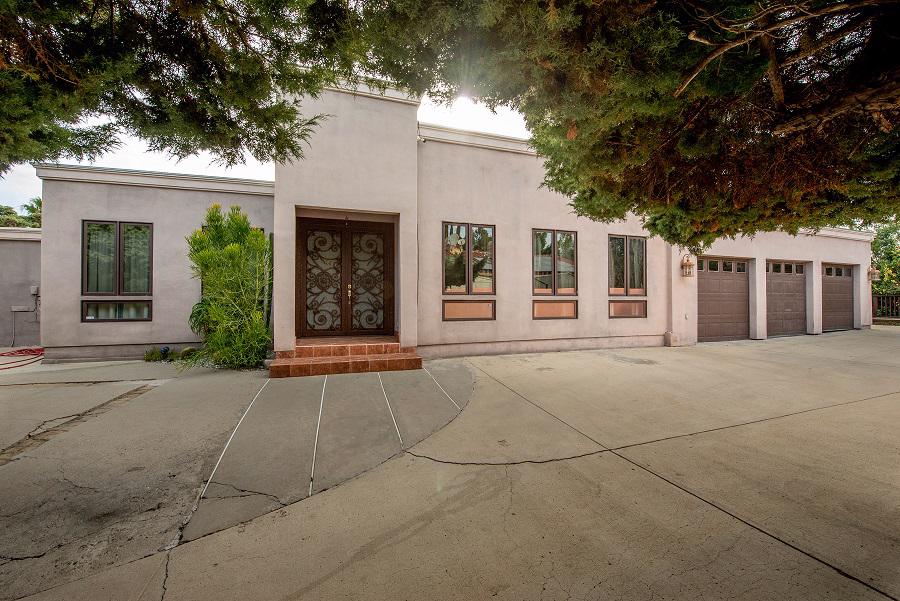 PRIVATE KNOLLWOOD ESTATES PROPERTY
