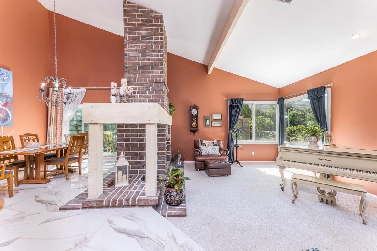 AMAZING HOME IN DESIRABLE CHATSWORTH California Luxury Homes