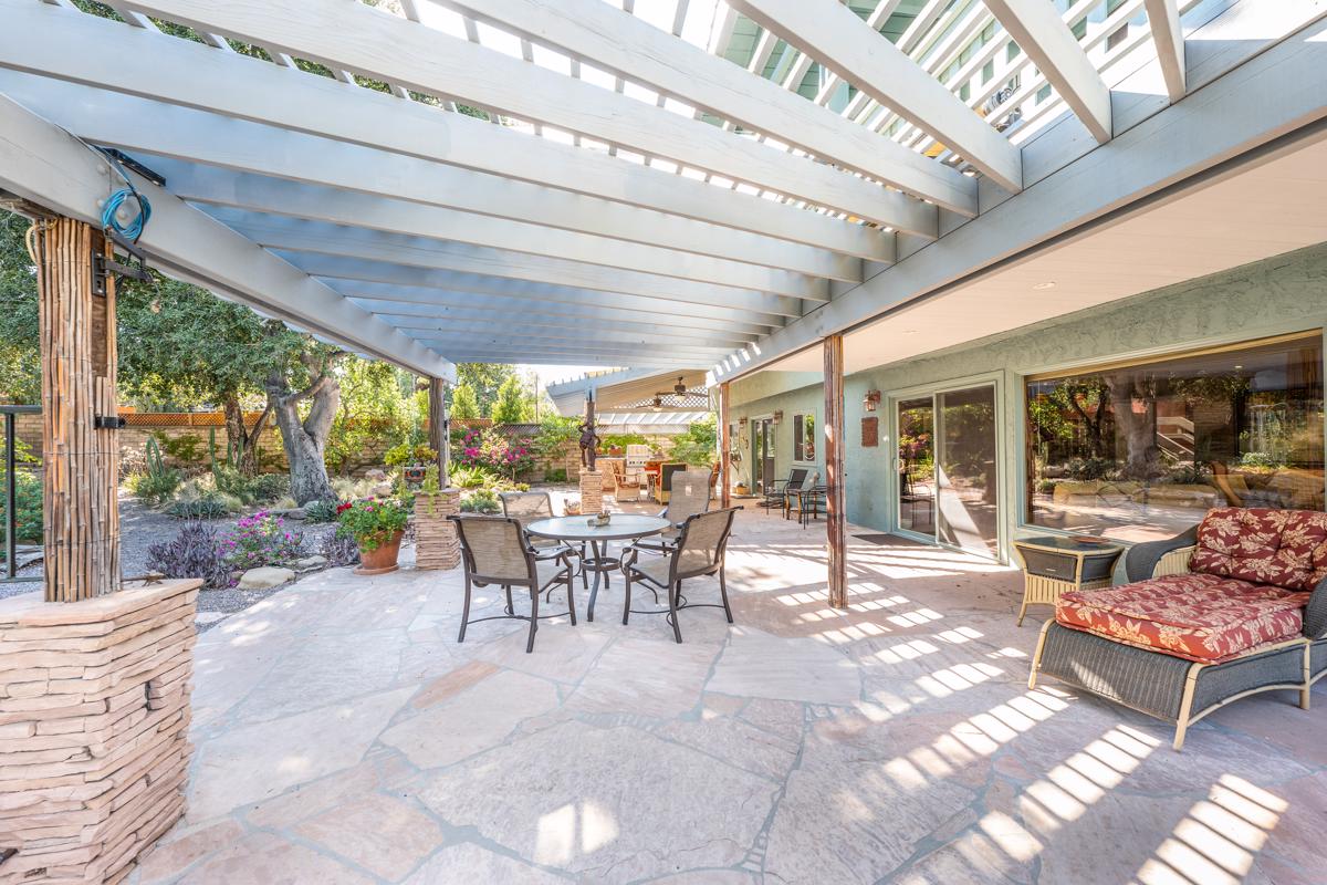 AMAZING HOME IN DESIRABLE CHATSWORTH California Luxury Homes