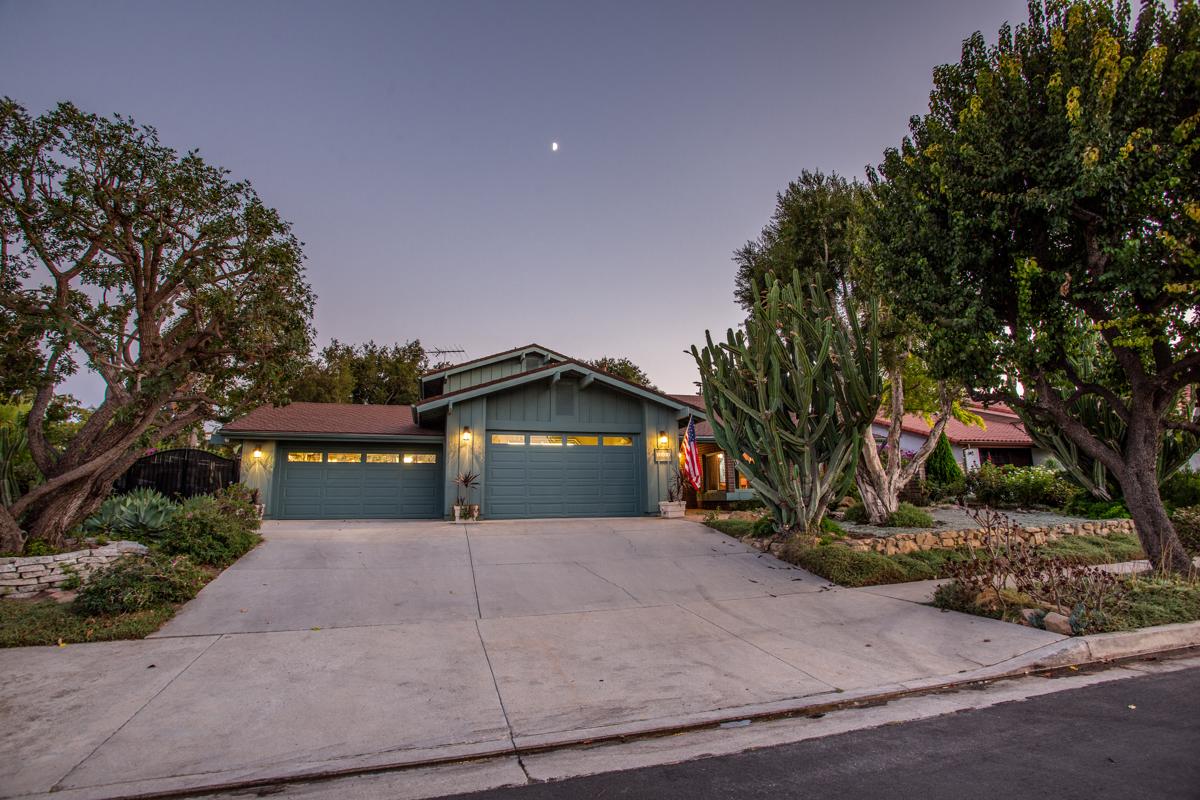 AMAZING HOME IN DESIRABLE CHATSWORTH California Luxury Homes