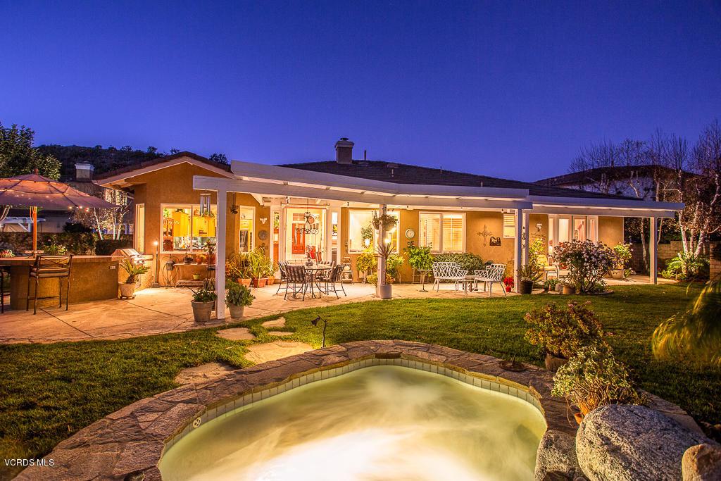 FANTASTIC HOME WITH AMAZING PANORAMIC VIEWS!