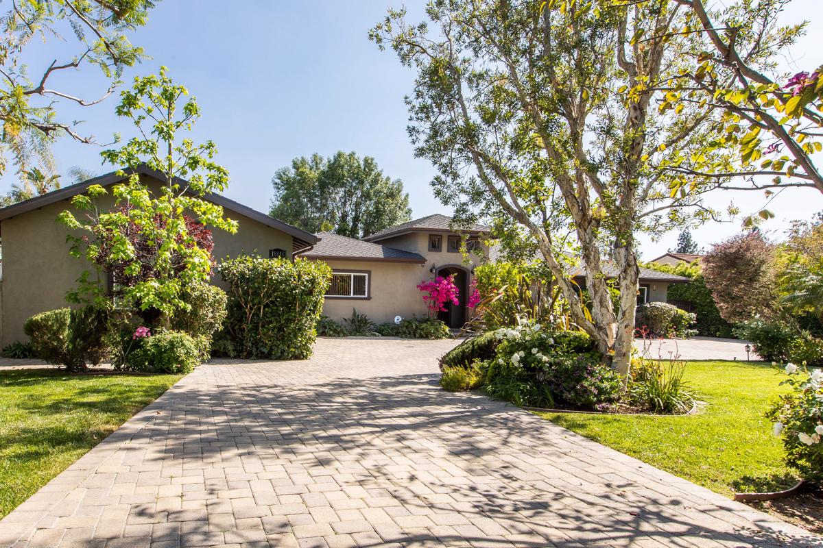 EXQUISITE HOME WITH GUEST HOUSE