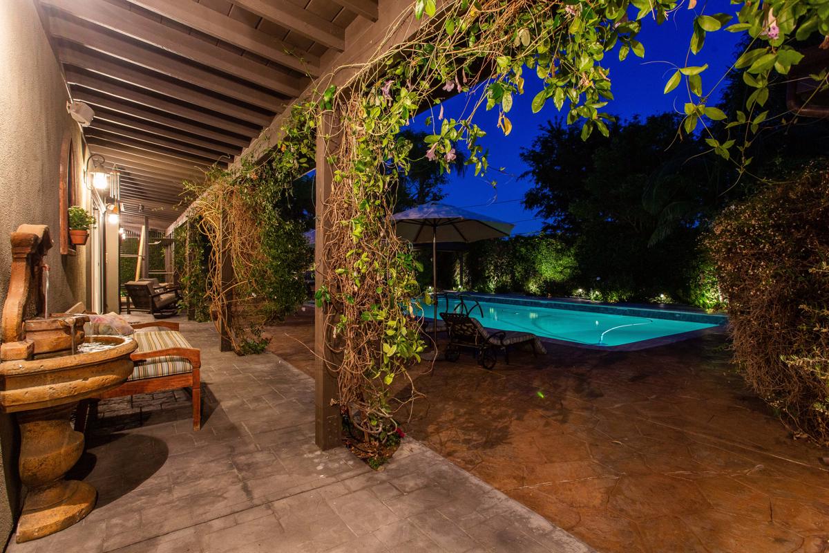 EXQUISITE HOME WITH GUEST HOUSE California Luxury Homes Mansions