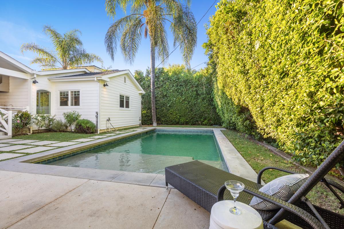 STUNNING STUDIO CITY ESTATE POOL HOME California Luxury Homes